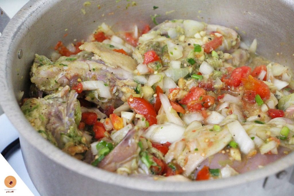 Kedjenou de poulet ivoirien